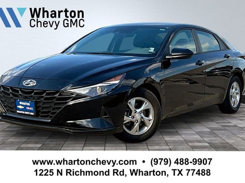 Used 2021 Hyundai Elantra SE FWD image 1