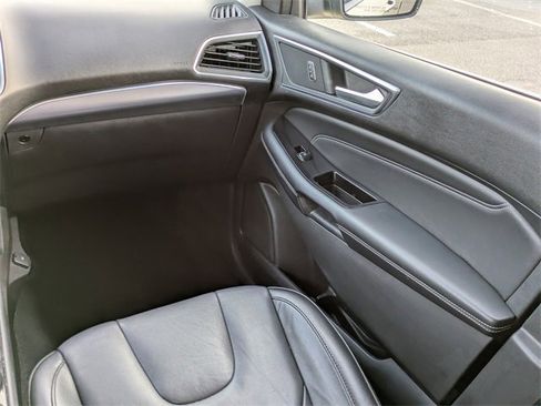 Used 2016 Ford Edge Titanium image 17