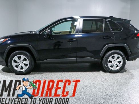 Used 2023 Toyota RAV4 LE AWD/4WD image 10