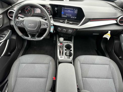 Certified 2025 Chevrolet Trax RS w/ Sunroof Package image 19