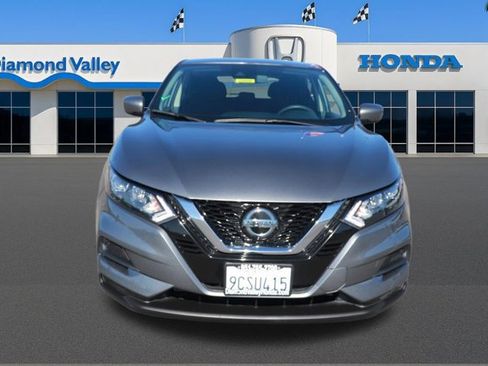 Used 2022 Nissan Rogue Sport S image 2
