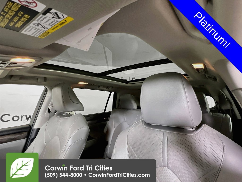 Used 2025 Toyota Highlander Platinum AWD/4WD image 26