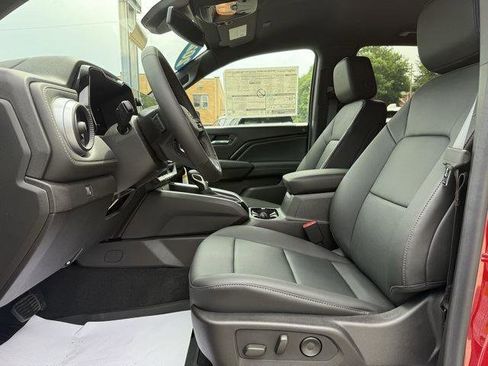 New 2025 Chevrolet Colorado LT w/ LT Convenience Package image 8