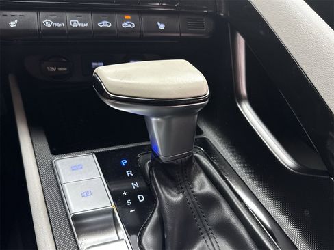 Used 2023 Hyundai Elantra Limited image 26