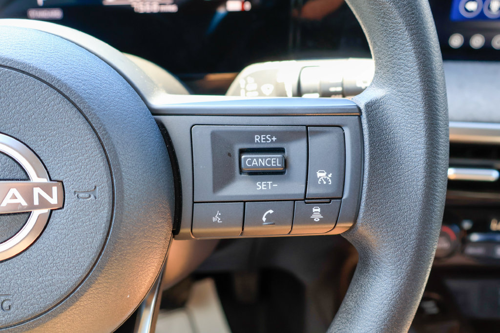 Used 2026 Nissan Kicks SV FWD image 13