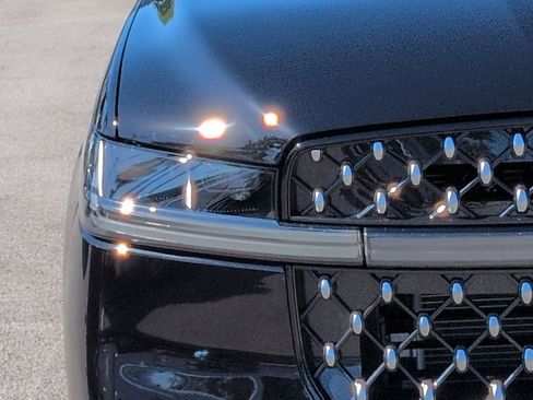 New 2026 Lincoln Navigator L Black Label AWD/4WD image 10