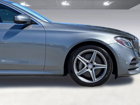Used 2017 Mercedes-Benz E 300 image 35