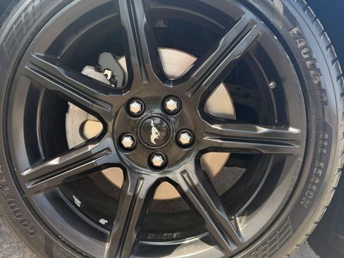 Used 2019 Ford Mustang Coupe w/ Black Accent Package RWD image 13