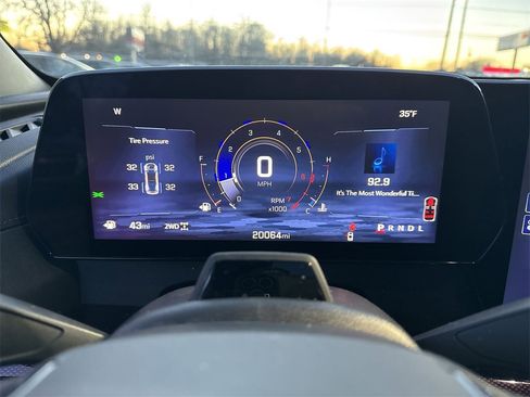 Used 2024 Chevrolet Traverse RS image 15