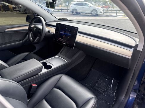 Used 2023 Tesla Model Y Performance AWD/4WD image 23