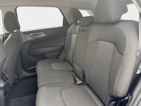 Used 2025 Kia Sportage LX FWD image 19