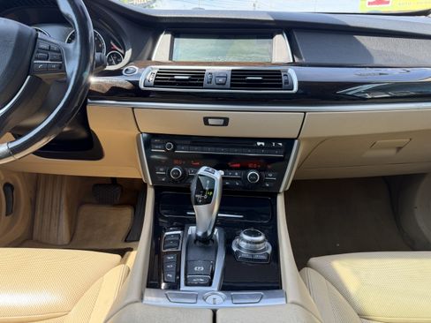 Used 2012 BMW 550i Gran Turismo xDrive w/ Driver Assistance Pkg AWD/4WD image 19