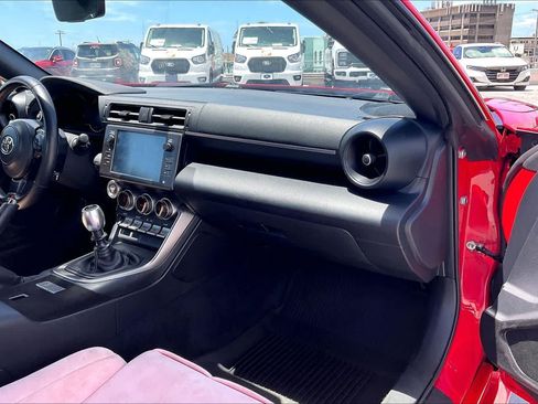Used 2025 Toyota GR86 w/ ALL Weather Mat Package (TMS) RWD image 22
