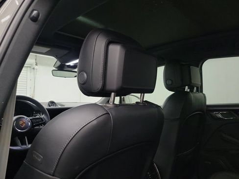 Used 2024 Porsche Macan AWD/4WD image 13