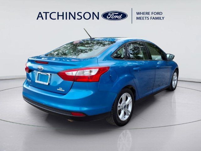 Used 2014 Ford Focus SE w/ SE Winter Package FWD image 5