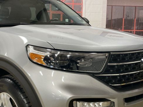 Used 2023 Ford Explorer XLT w/ Equipment Group 202A RWD image 11