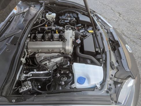 Used 2021 MAZDA MX-5 Miata RF Club RWD image 38