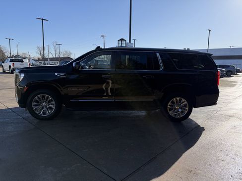 Used 2024 GMC Yukon XL Denali image 8