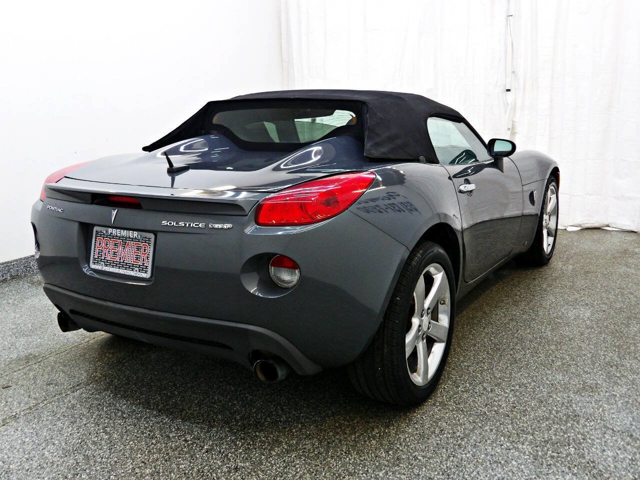 Used 2008 Pontiac Solstice GXP w/ Premium Package RWD image 7