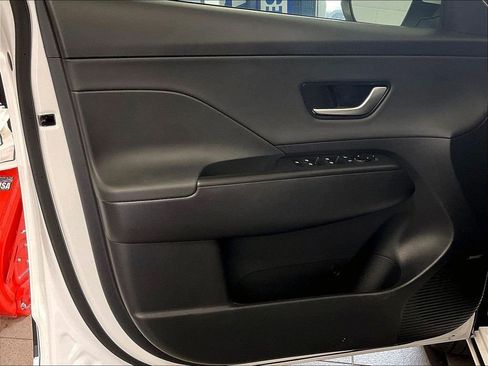 Used 2024 Hyundai Kona Limited FWD image 9