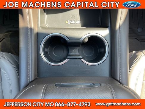 Used 2023 GMC Yukon SLT image 15