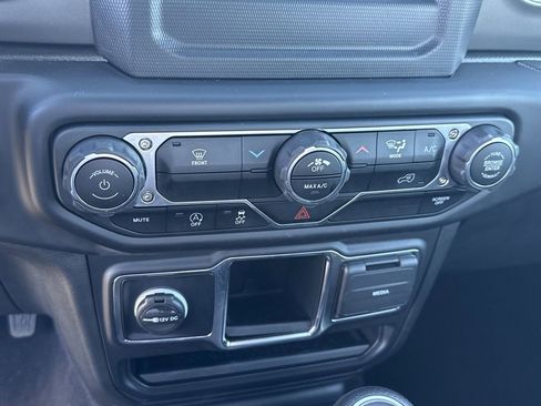 Used 2022 Jeep Gladiator Sport w/ Trailer Tow Package image 30