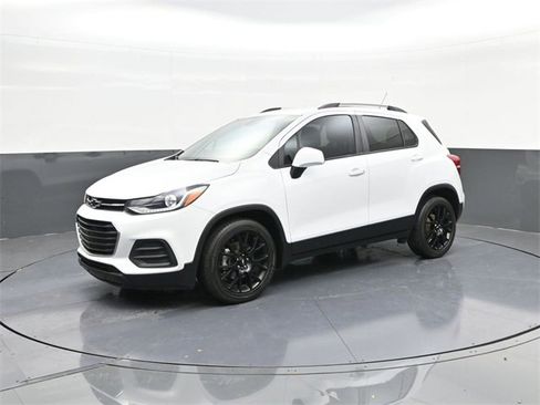 Used 2021 Chevrolet Trax LT w/ Sport Edition image 1
