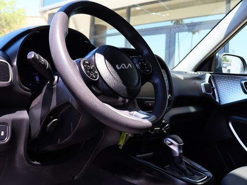 Used 2022 Kia Soul LX FWD image 39
