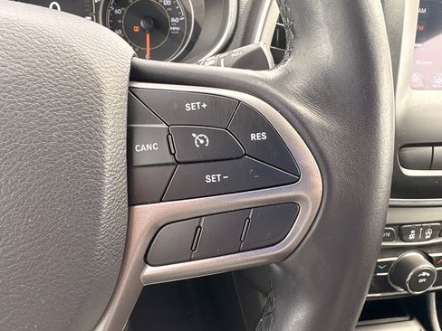 Used 2019 Jeep Cherokee Latitude Plus image 20