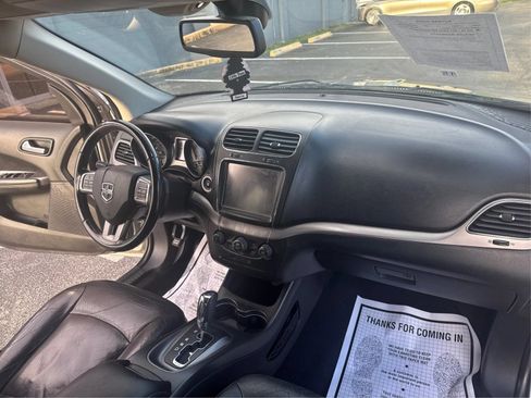 Used 2019 Dodge Journey Crossroad FWD image 17