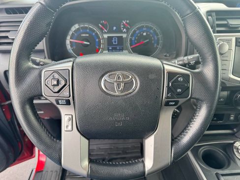 Used 2014 Toyota 4Runner SR5 Premium image 17