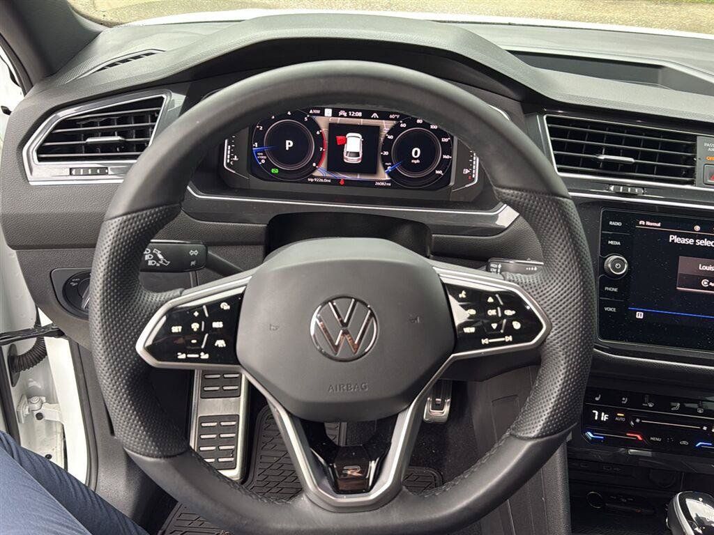 Used 2022 Volkswagen Tiguan SEL R-Line AWD/4WD image 5