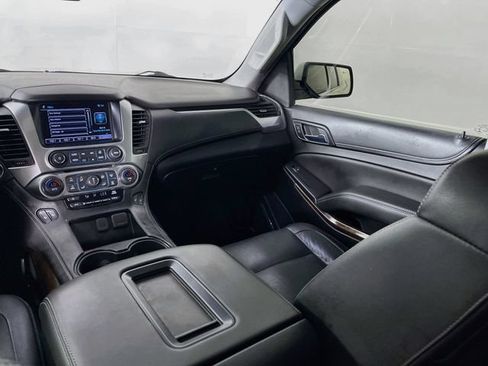 Used 2018 Chevrolet Suburban LT AWD/4WD image 25