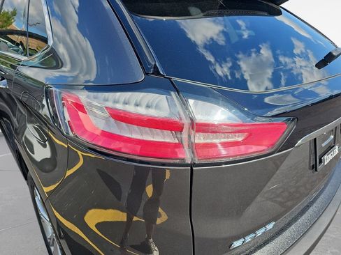 Used 2019 Ford Edge Titanium AWD/4WD image 33