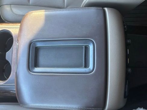 Used 2018 Chevrolet Tahoe LT image 27