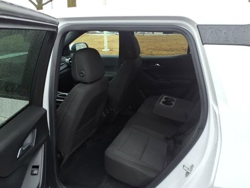 Used 2025 Chevrolet Equinox LT image 24