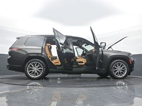 Used 2024 Jeep Grand Cherokee L Summit w/ Advanced Protech Group IV AWD/4WD image 63