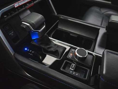 Used 2025 Toyota Tundra Platinum image 32