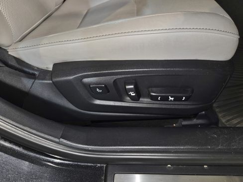 Used 2016 Lexus ES 350 w/ Premium Package w/Wood Trim FWD image 31