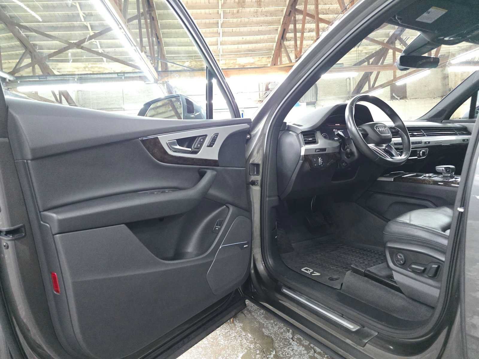 Used 2019 Audi Q7 2.0T Premium Plus w/ Premium Plus Package AWD/4WD image 19
