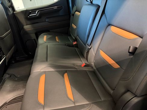 Used 2025 GMC Sierra 1500 AT4 w/ Technology Package image 31