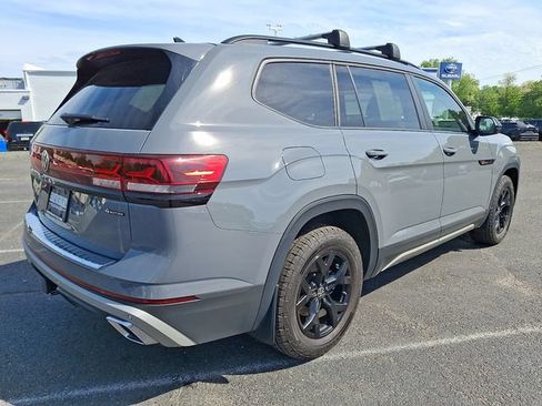 Used 2024 Volkswagen Atlas Peak Edition SE AWD/4WD image 6