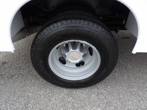 Used 2024 Chevrolet Silverado 3500 W/T w/ Snow Plow Prep Package AWD/4WD image 64