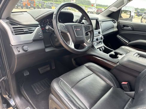 Used 2017 GMC Yukon SLT image 17