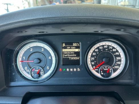Used 2014 RAM 2500 Tradesman w/ Chrome Appearance Group AWD/4WD image 22