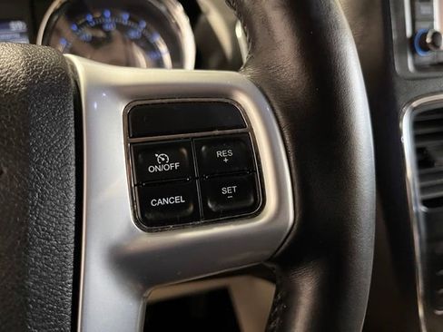 Used 2012 Chrysler Town & Country Limited w/ Luxury Group FWD image 25