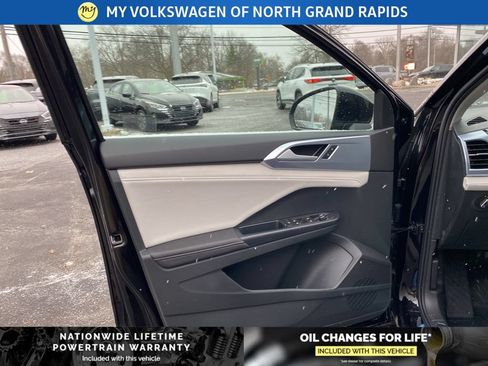 New 2026 Volkswagen Taos SE AWD/4WD image 6