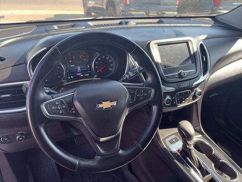 Used 2024 Chevrolet Equinox LT AWD/4WD image 9