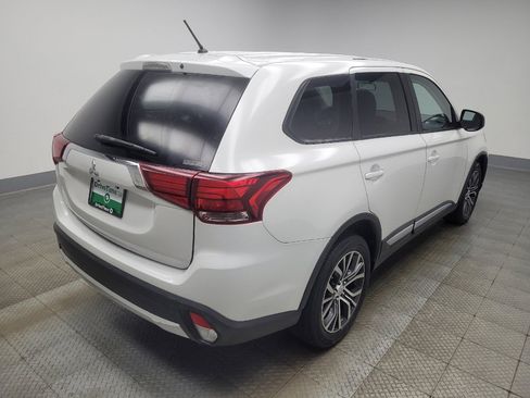 Used 2016 Mitsubishi Outlander SE AWD/4WD image 9