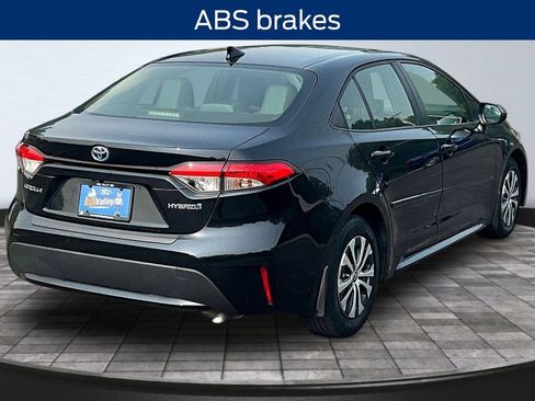 Used 2022 Toyota Corolla LE FWD image 6